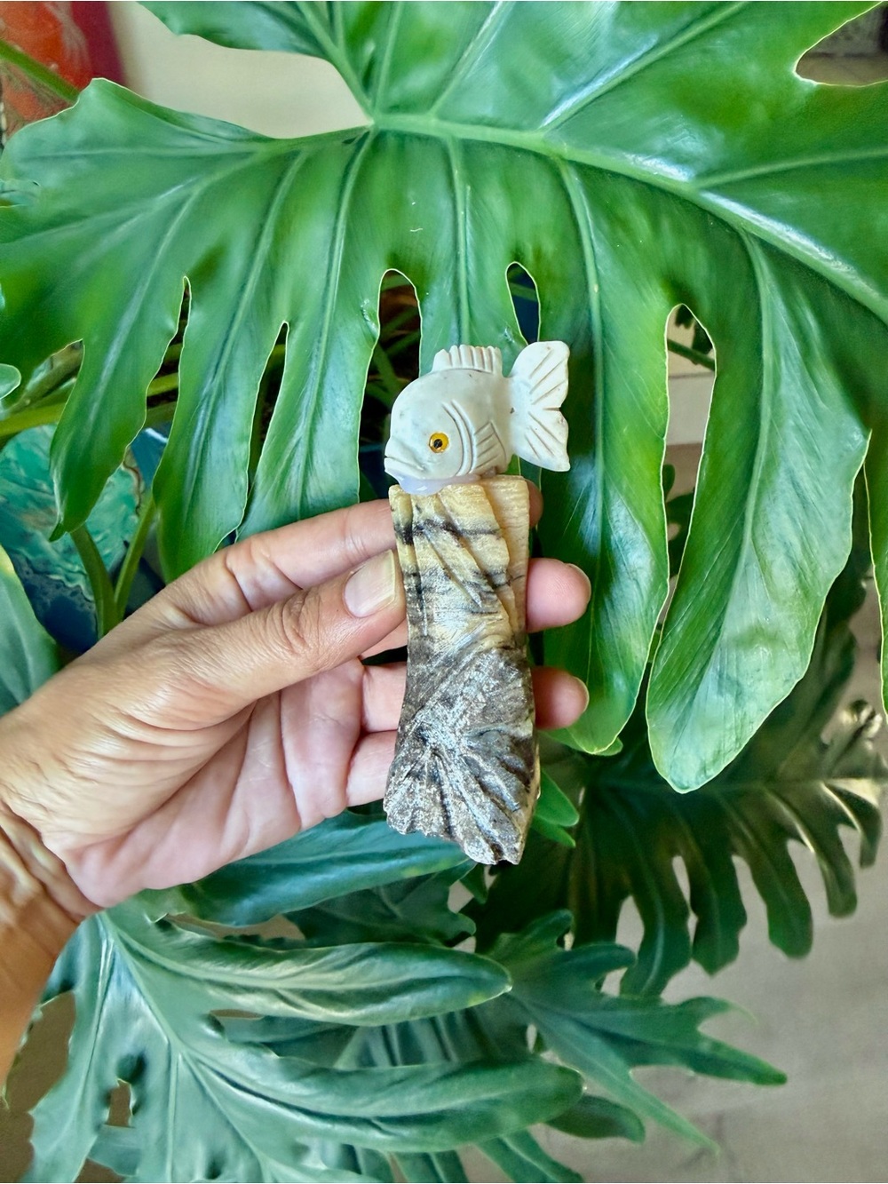 Fish figurine on Calcite 🐟